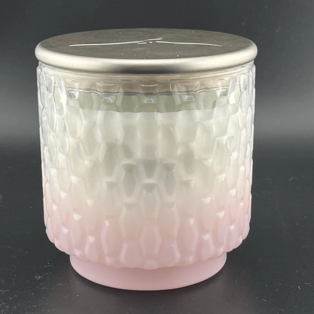 Chesapeake Bay Ocean Blossom Scented Candle Textured Glass‎ Jar Home Fragrance